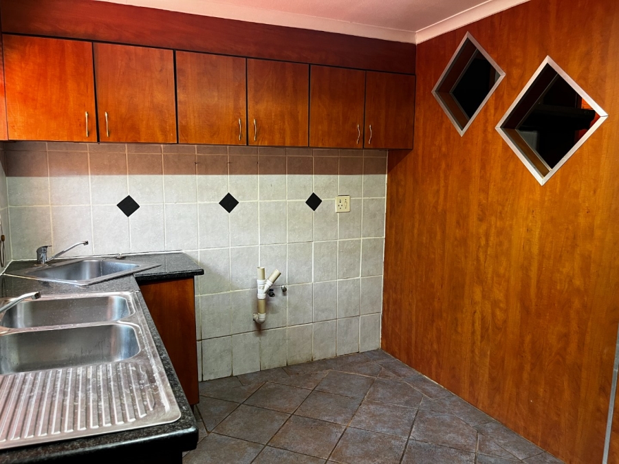To Let 4 Bedroom Property for Rent in Schoemansville North West